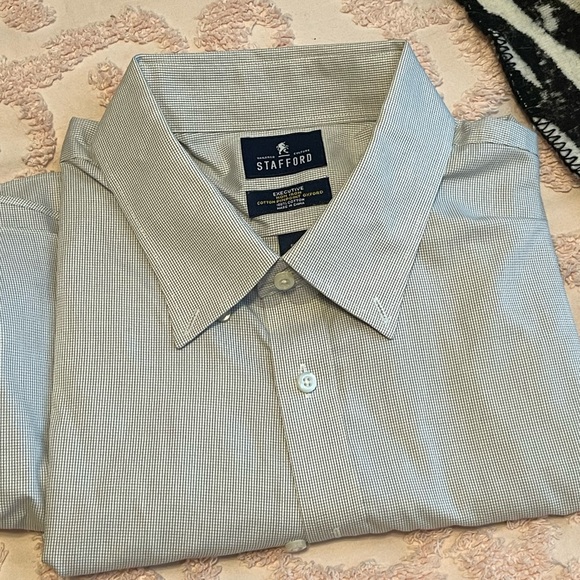 FOUR Strafford men’s shirts. Long sleeve. 18 1/2 EUC 3 “Travel” 1 “executive” - Picture 6 of 6